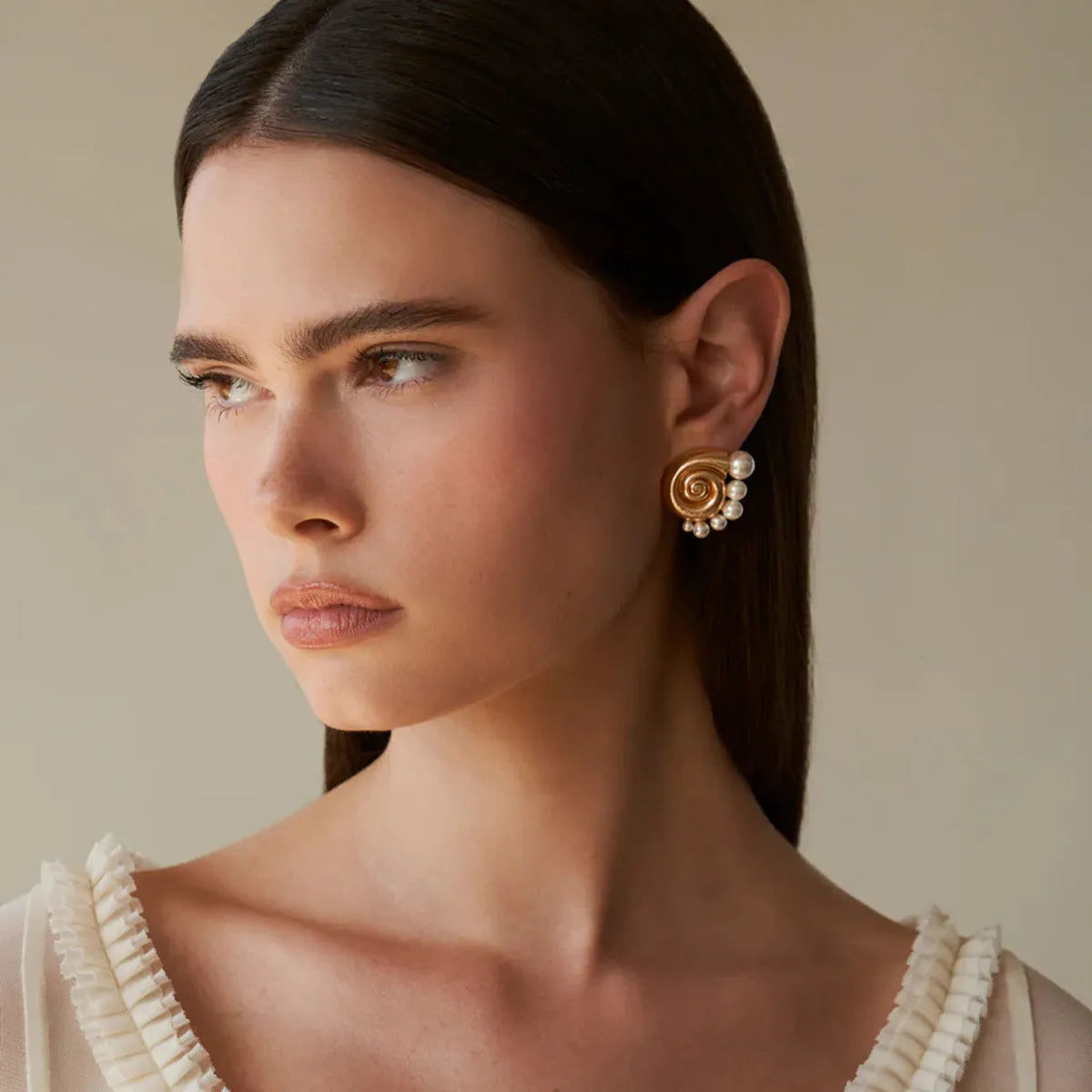 18K Gold Stainless Steel Conch Sticky Pearl Earrings - Bellarte Enchanté 18K Gold Stainless Steel Conch Sticky Pearl Earrings