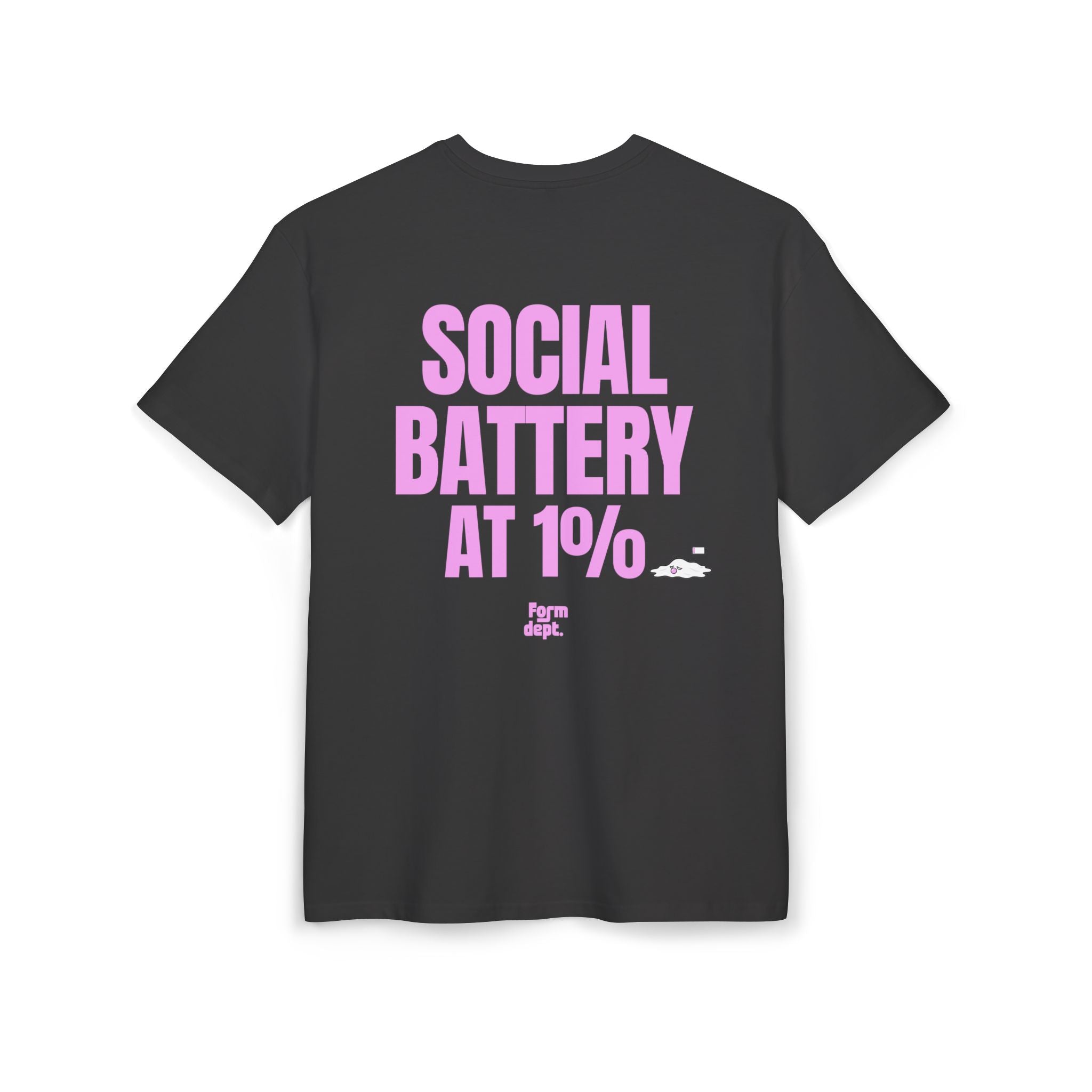 Camiseta oversize unisex «Social Battery at 1%» con estampado rosa – vista 3 – Form Dept.