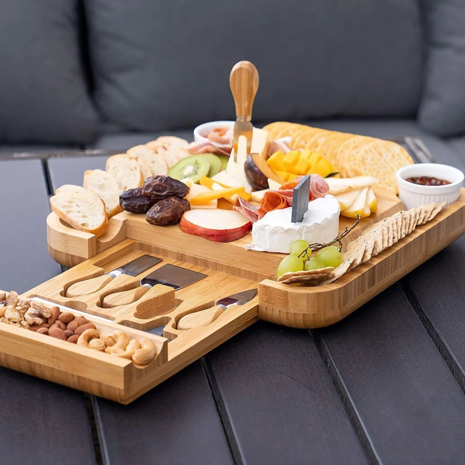 Bamboo Cheese Board Four-piece Set Of Stainless Steel Knives - Bellarte Enchanté Bamboo Cheese Board Four-piece Set Of Stainless Steel Knives
