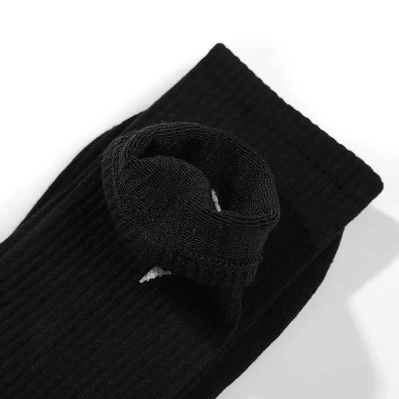 Couple Tide Hosiery Machine Neng Feng Athletic Socks Hip Hop Pure Cotton Knitted Tube Socks - Bellarte Enchanté Couple Tide Hosiery Machine Neng Feng Athletic Socks Hip Hop Pure Cotton Knitted Tube Socks