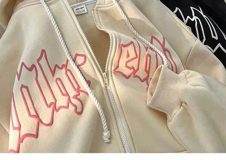 Lockere Street-Strickjacke mit Kapuze - Bellarte Enchanté Lockere Street-Strickjacke mit Kapuze