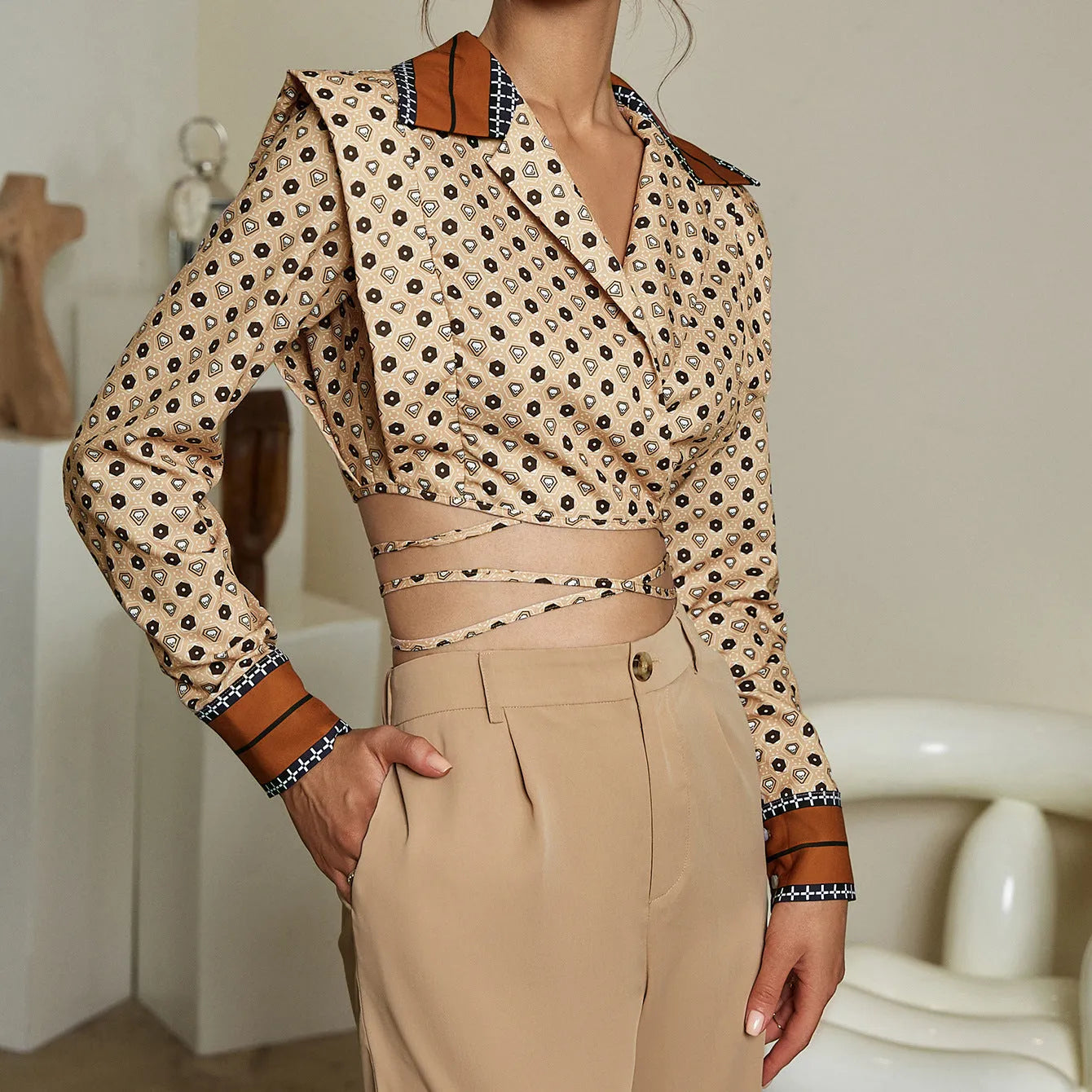 Minimalist Cropped Commuter Lapel Slim Fit Blouse - Bellarte Enchanté Minimalist Cropped Commuter Lapel Slim Fit Blouse