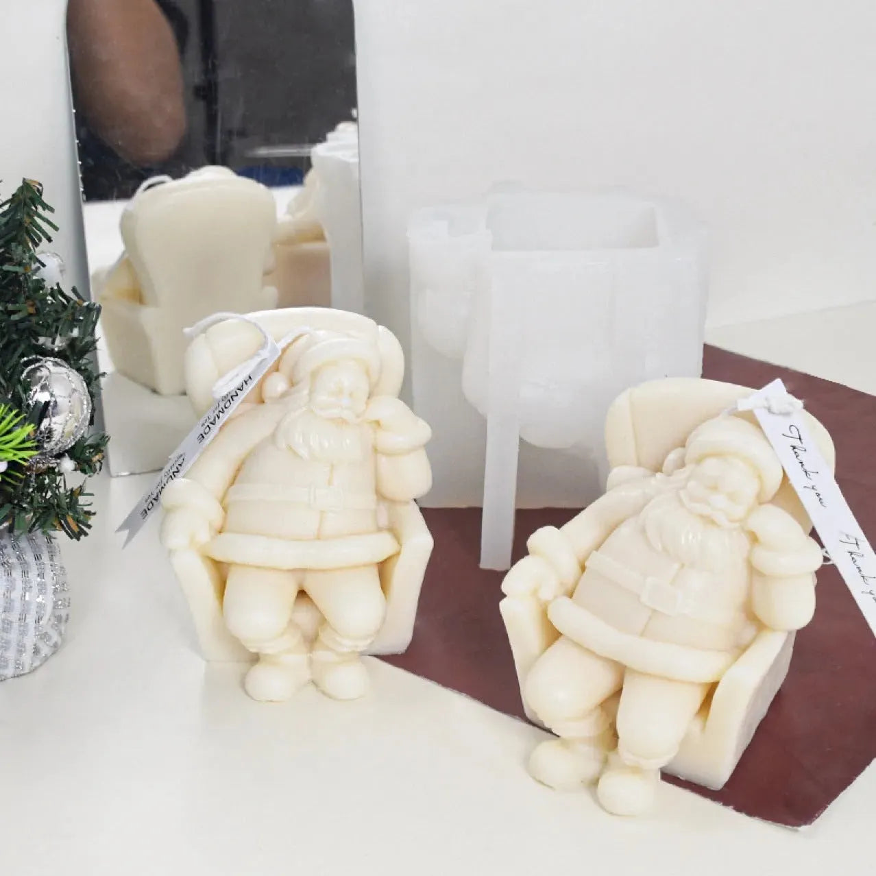 Napping Santa Claus Aromatherapy Candle Silicone Mold DIY Christmas Decoration Plaster Soft Mold - Bellarte Enchanté Napping Santa Claus Aromatherapy Candle Silicone Mold DIY Christmas Decoration Plaster Soft Mold