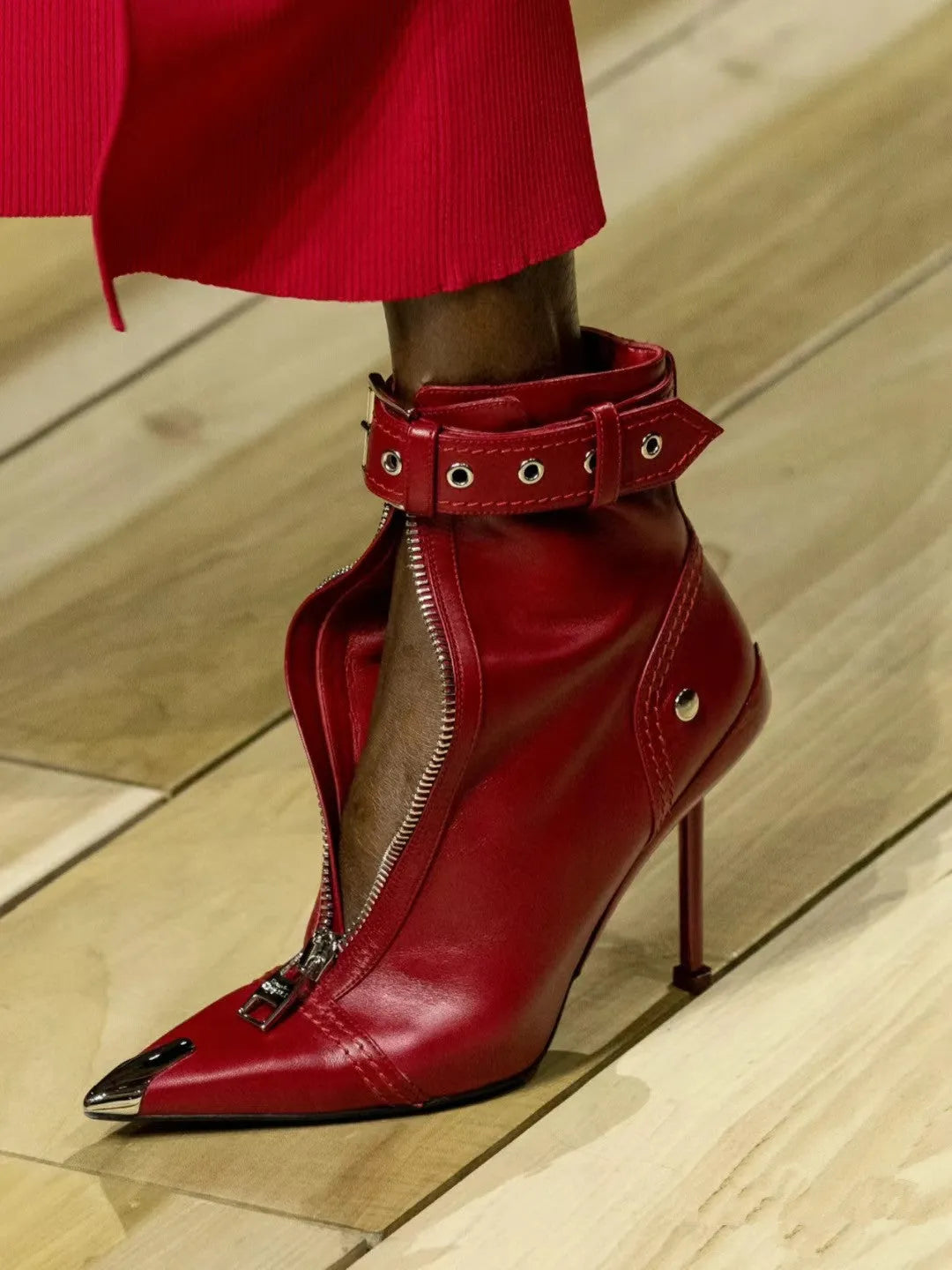 Shaped High Heeled Metal Pointed Buckle Boots - Bellarte Enchanté Shaped High Heeled Metal Pointed Buckle Boots