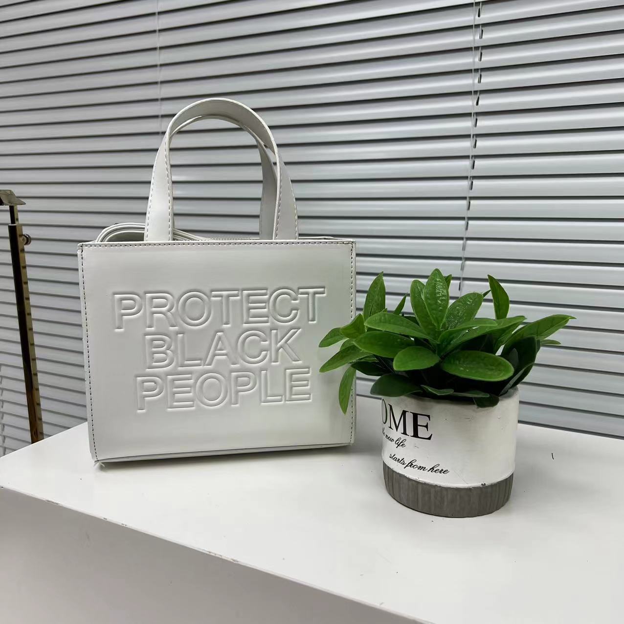 Small Square Bag Simple Casual Texture Shoulder Messenger Bag PU Leather Embossed Letters - Bellarte Enchanté Small Square Bag Simple Casual Texture Shoulder Messenger Bag PU Leather Embossed Letters