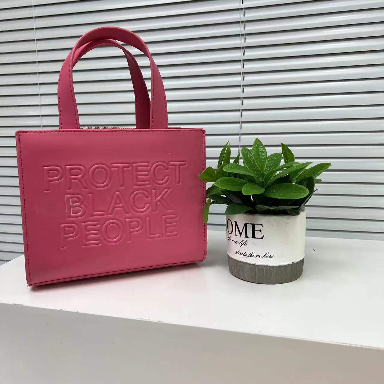 Small Square Bag Simple Casual Texture Shoulder Messenger Bag PU Leather Embossed Letters - Bellarte Enchanté Small Square Bag Simple Casual Texture Shoulder Messenger Bag PU Leather Embossed Letters