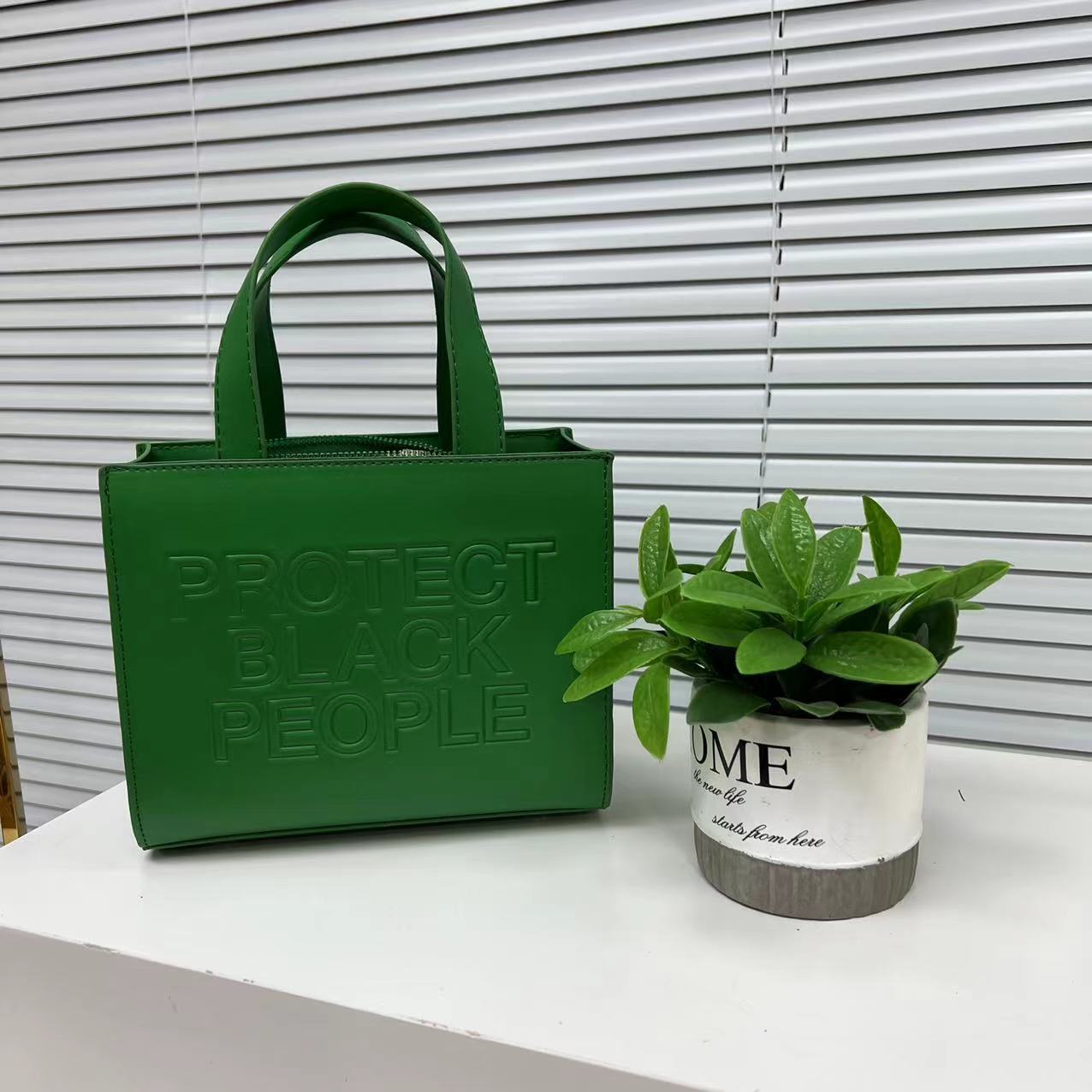 Small Square Bag Simple Casual Texture Shoulder Messenger Bag PU Leather Embossed Letters - Bellarte Enchanté Small Square Bag Simple Casual Texture Shoulder Messenger Bag PU Leather Embossed Letters