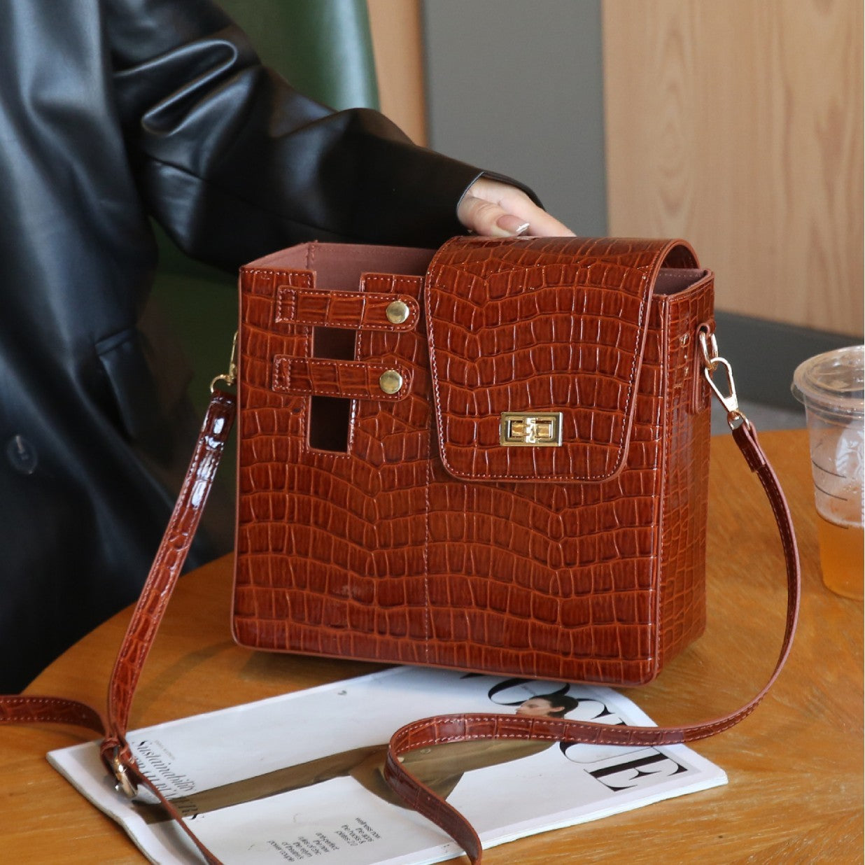 Stone Pattern Special-interest Design Crossbody Bag - Bellarte Enchanté Stone Pattern Special-interest Design Crossbody Bag