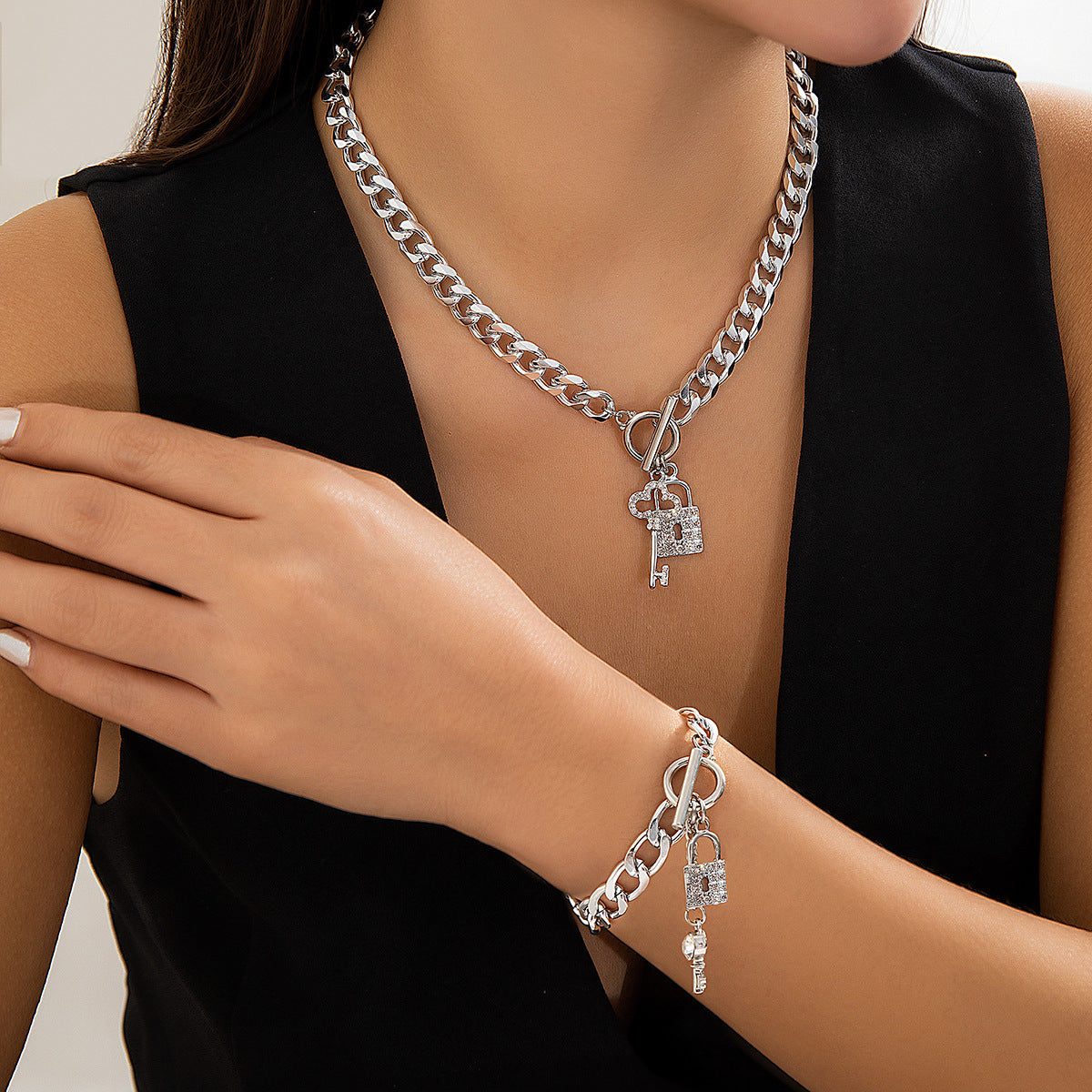 Thick Chain With Shiny Lock And Key Pendant Necklace For Women Trendy Ladies Accessories On The Neck Fashion Jewelry Female - Bellarte Enchanté Thick Chain With Shiny Lock And Key Pendant Necklace For Women Trendy Ladies Accessories On The Neck Fashion Jewelry Female