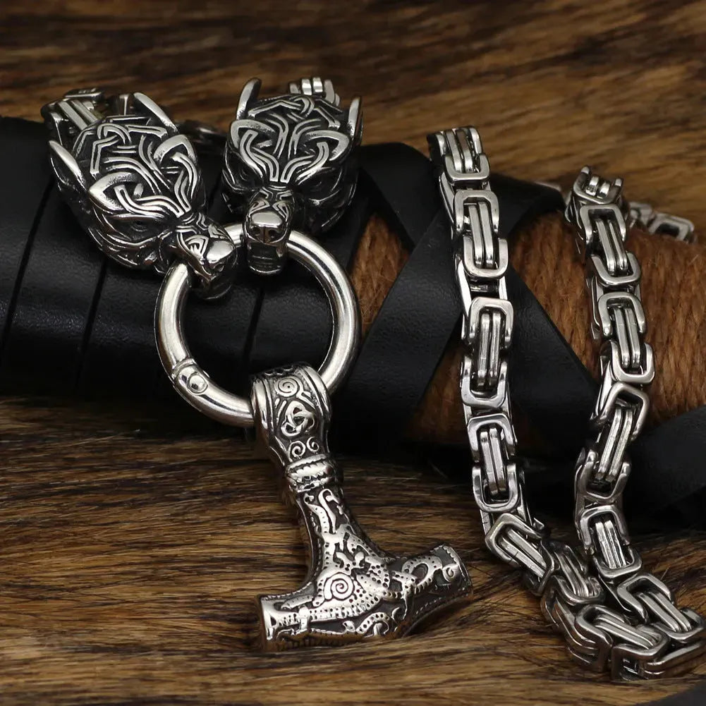 Vintage Men's Necklace Irish Wolf Head - Bellarte Enchanté Vintage Men's Necklace Irish Wolf Head